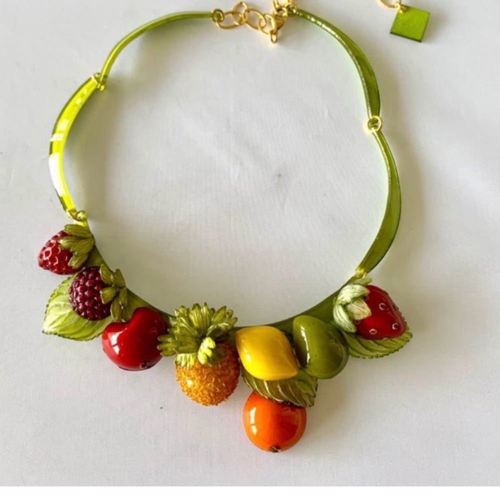Cilea Paris  fruit 🍎 necklace - Picture 2 of 5